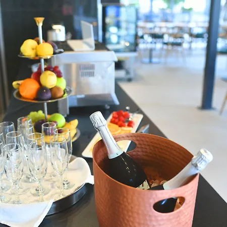 Milenij فندق ماكارسكا